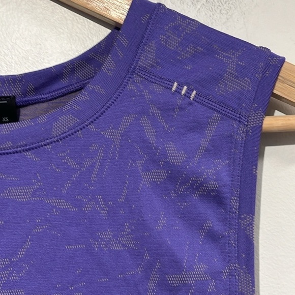 Lululemon 2022 Metal Vent Tech Sleeveless Shirt 2.0 in charged indigo- size XS - Picture 6 of 10